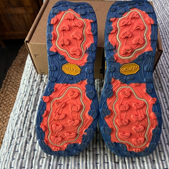 New Balance Blue and Black Athletic Shoes - Picture 6 of 12